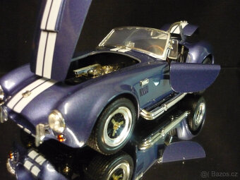 Shelby Cobra 427 S/C Road Tough 1/18 - 2
