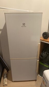 🧊 Lednice Electrolux EN2400AOW – kombinovaná, úsporná, tichá - 2