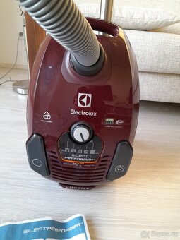 Vysavač ELEKTORLUX SILENT - 2