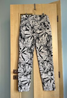 Dám. světlé letní kalhoty, vel. 38, sleva 1.490 Kč. - 2