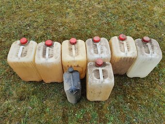 Stohovatelné kanystry - 2