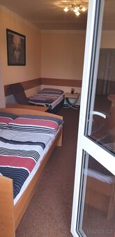 Zařízená garsonka s balkonem - 2