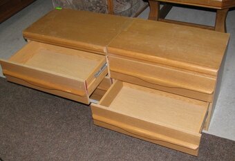 2 noční stolky - 2