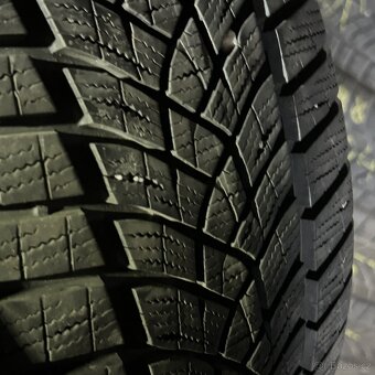 Zimní pneu 225/55 R17 101V Goodyear 7-7,5mm - 2