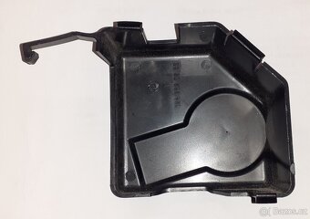 Predám kryt motoru šíbra na Mercedes - 2