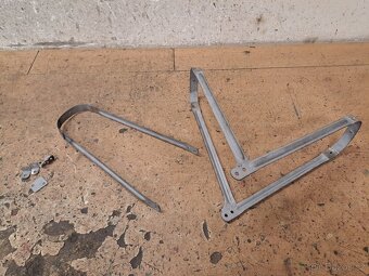 Vzpěry blatníku Jawa pérak - 2