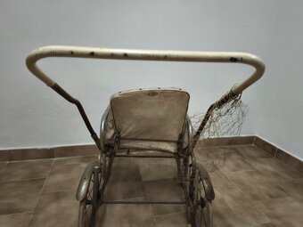 Retro kočárek nálezový stav - 2