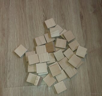 Drevene kostky a puzzle. - 2