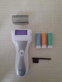 Elektrický pilník na nohy AEG - 2