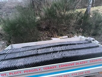 Prodám nové  černé  betonové tašky Creaton - 2