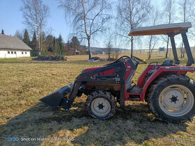 Malotraktor Mitsubishi s čelním nakladačem - 2