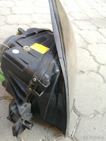 Prodám přední levé světlo na Ford Puma. - 2