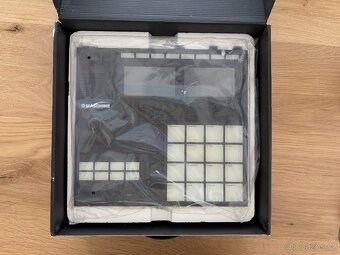 Native Instruments Maschine MK3 - 2