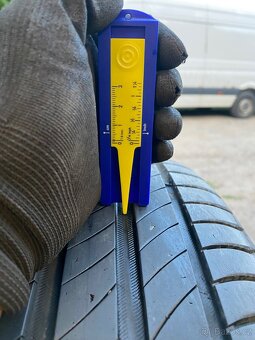 215/55 R17 94W Michelin 2x6mm dot4922 Letní - 2
