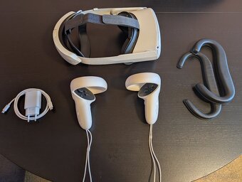 Meta Quest 2 128GB + Battery Strap + Face Interface + Case - 2