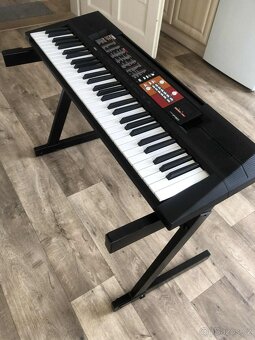 Elektrické klávesy Yamaha PSR F51 - 2