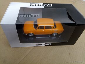 Škoda 100 1/24 okrová - 2