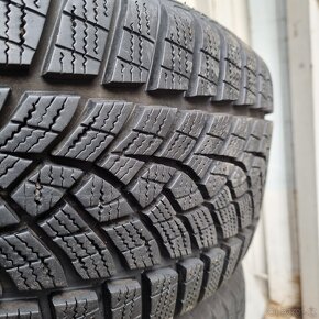 Goodyear zimní 205/55/17 2ks - 2