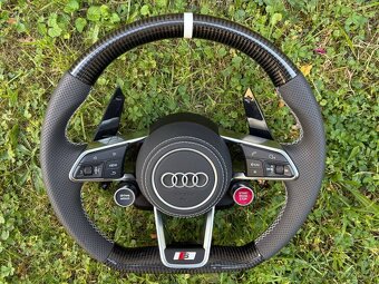 AUDI R8 VOLANT SPORTOVY - START/STOP - DRIVE SELECT - 2