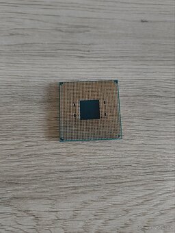 Procesor AMD Ryzen 7 5800X - 2