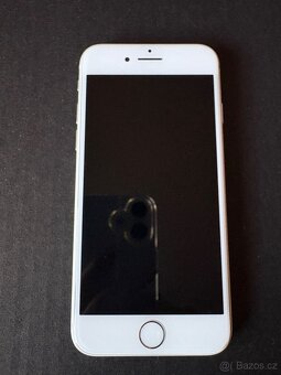 iPhone 8, 128 GB bílý - 2