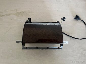 Audi A8 D3 obrazovka MMI 3G - 2