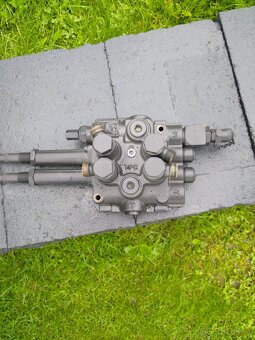 Hydraulický rozvaděč - 2