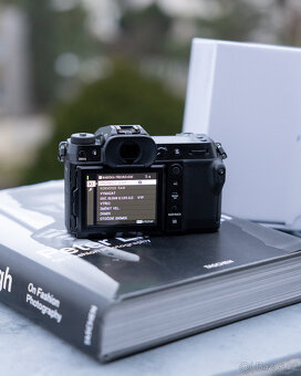 Fujifilm GFX 100s - 2