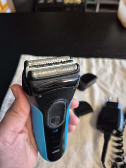 Holící strojek Braun - 2