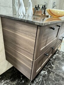 Umyvadlová skříň - 2