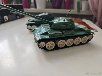 Stará retro hračka , tank ites - 2