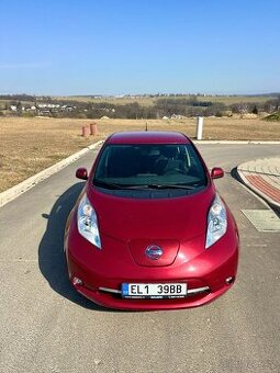 Leaf, ČR, 120km dojezd, po 2maj., 24kW. - 2