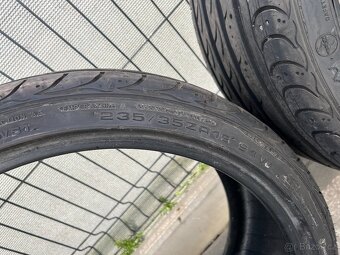 Prodám jeté pneu 235/35 R19 - 2