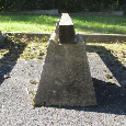 Betonové jehlany pod řezivo, seno, plastové nádrže - 2