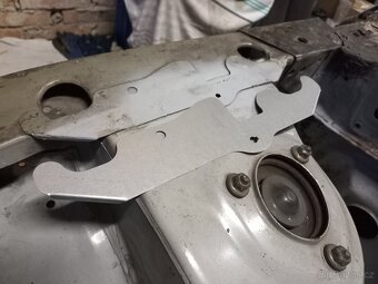 Nissan 200sx S13 opravný plech na klobouk předního tlumiče - 2