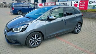 Zánovní Honda Jazz Hybrid, ČR, záruka - 2