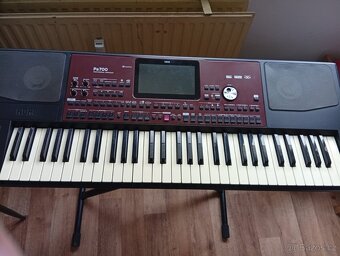 Dobrý den prodám skoro nové klávesy Korg pá 700 v super stav - 2