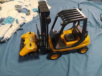 RC model vysokozdvižného vozíku 1:8 - 2