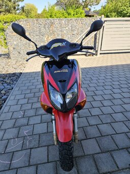 Honda x8r - 2
