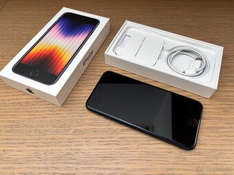 Apple iPhone SE (3. generace, 2022) 256 GB, temně inkoustový - 2