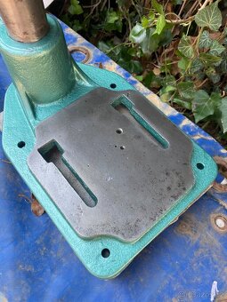 Litinový stojan na vrtačku - 22 kg - 2