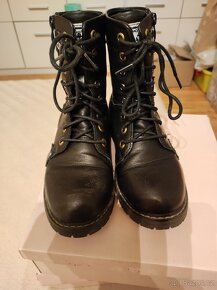 Prodám dětské boty vel.33 zateplené - 2