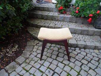 dřevěná, polstrovaná stolička - 2