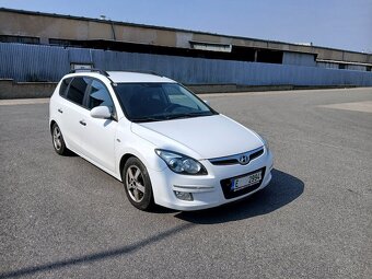 Hyundai i30 kombi, 1.6 CRDi, 66kW,Česká STK,tažné - 2