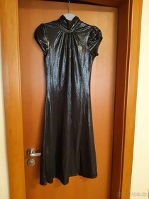 Společenské šaty s leským efektem - 2