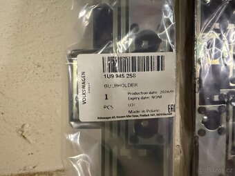 Nosič žárovek, těsnění z. světla Škoda Octavia I combi - 2