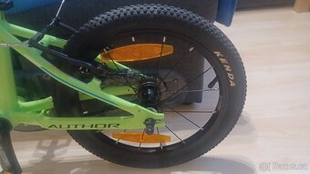 Author Record 16" - 2