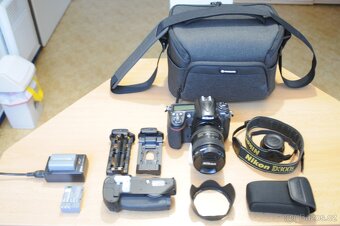 NIKON D300s s příslušenstvím - 2