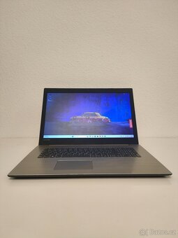 Lenovo 330-17IKB | i5 • 8GB • 256GB SSD - 2