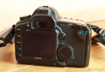 Canon EOS 5D Mark II - 2